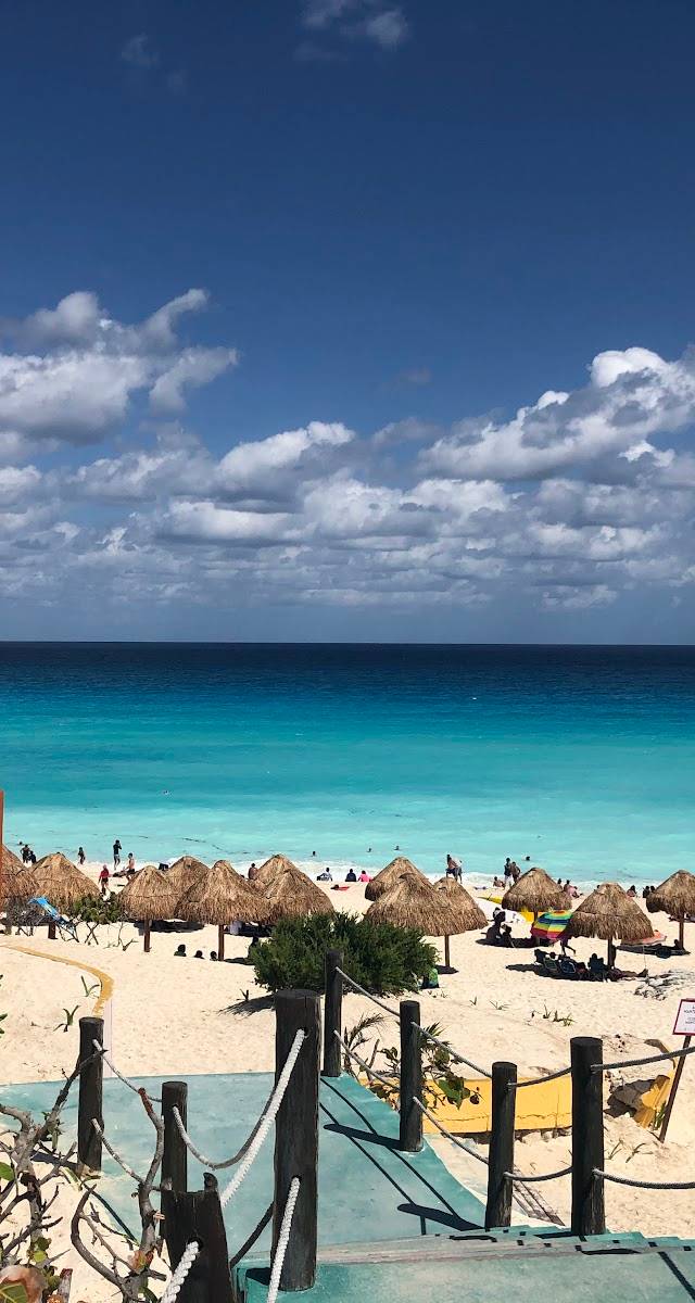 Mexico: Maya Ruins and Caribbean Beaches