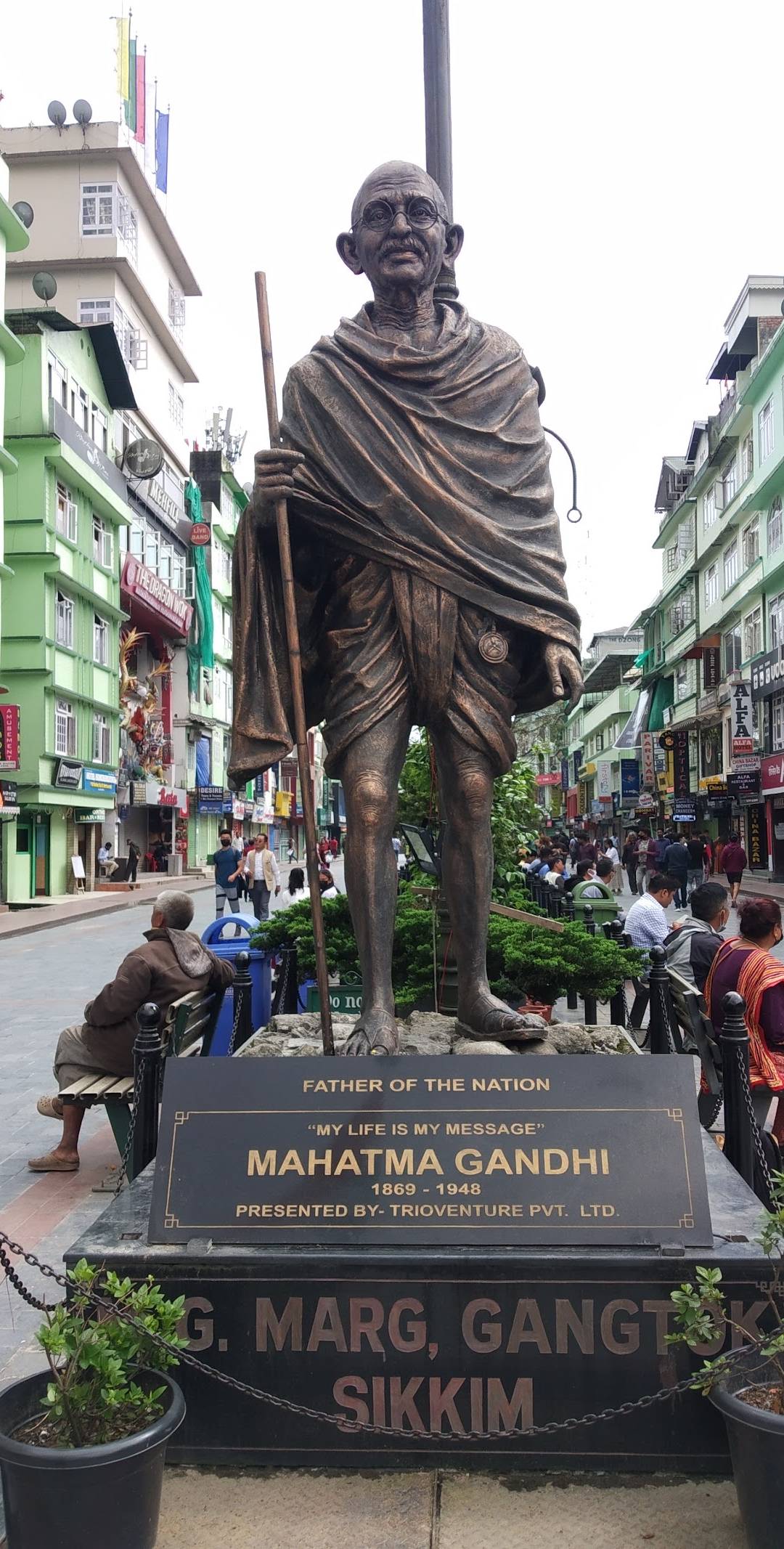 Sikkim & Darjeeling: Tea, Trains & Kanchenjunga 1