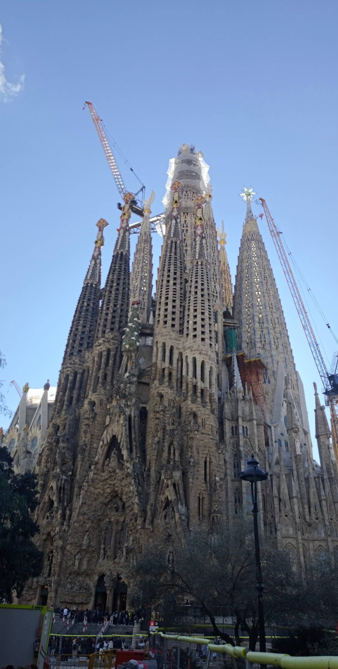 Spain: Gaudí, Tapas and Two Great Cities 1
